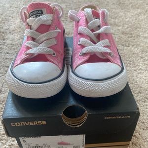 Chuck Taylor All Star Classic (Pink) Size: 9C (Infant & Toddler)